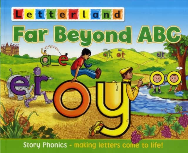 Far Beyond ABC av Lisa Holt