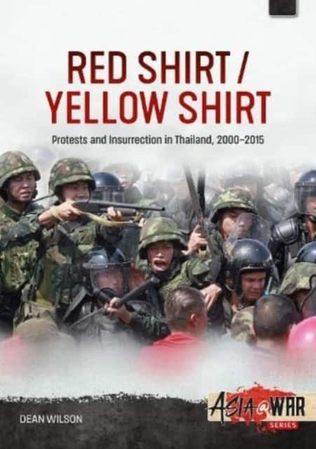 Red Shirt/Yellow Shirt av Dean Wilson