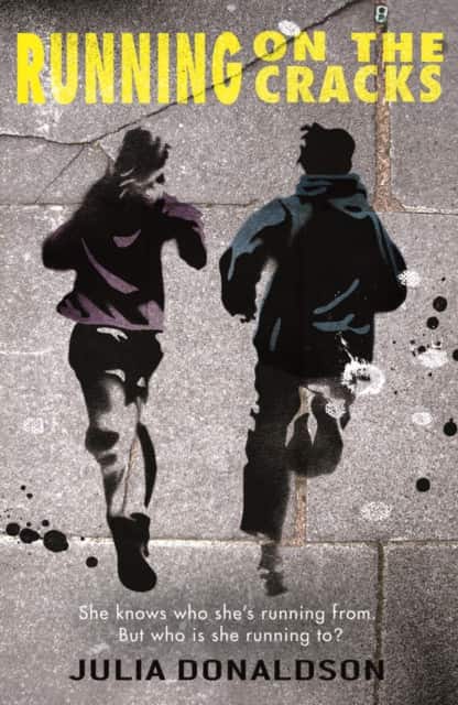 Running on the Cracks av Julia Donaldson