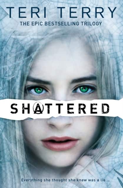 SLATED Trilogy: Shattered av Teri Terry