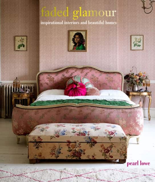 Faded Glamour av Pearl Lowe