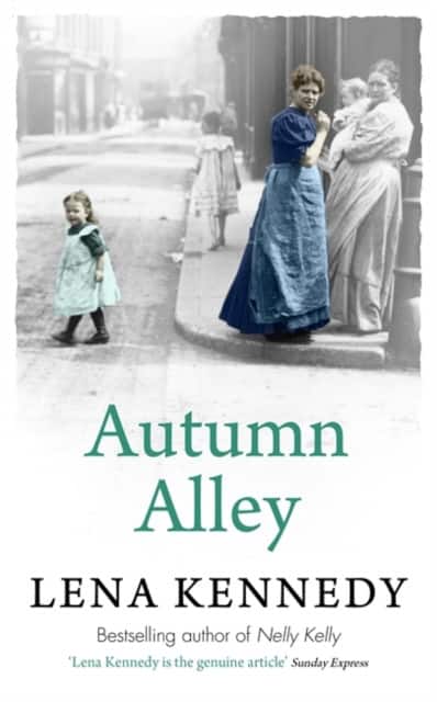 Autumn Alley av Lena Kennedy