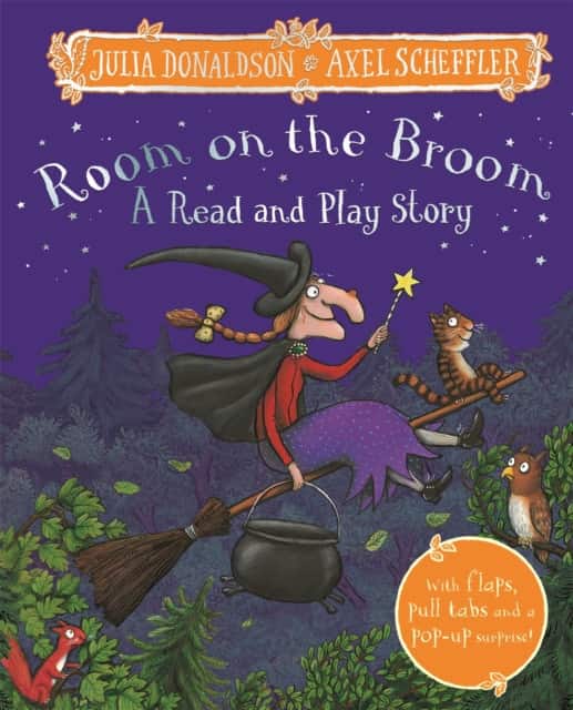 Room on the Broom: A Read and Play Story av Julia Donaldson