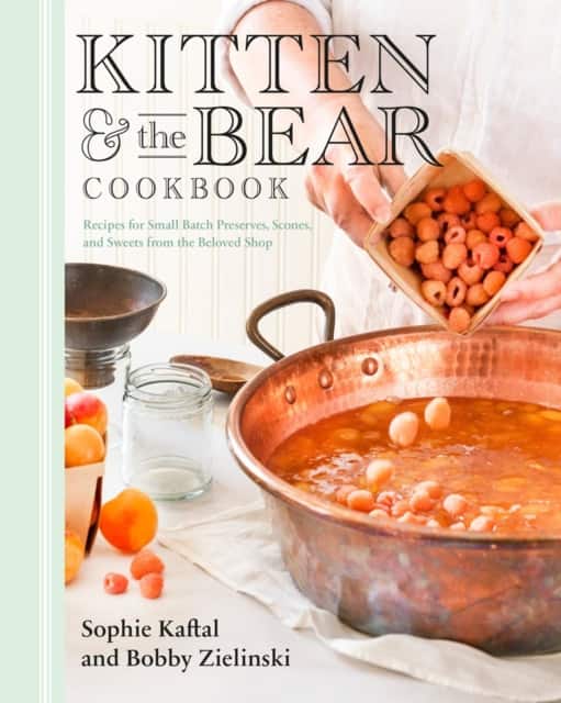 Kitten and the Bear Cookbook av Sophie Kaftal