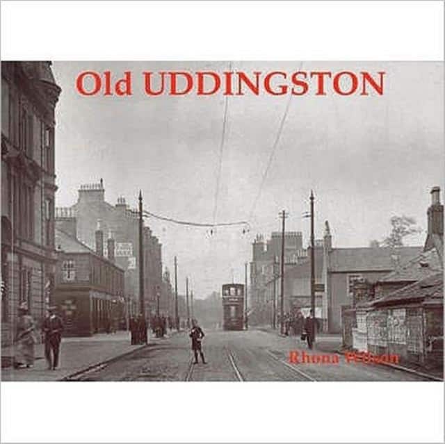 Old Uddingston av Rhona Wilson