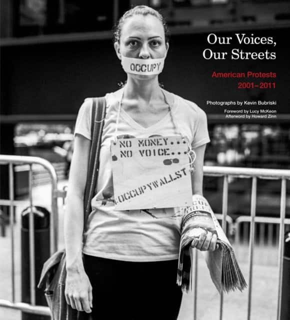 Our Voices, Our Streets: American Protests 2001-2011 av Howard Zinn