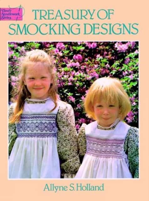 Treasury of Smocking Designs av A.S. Holland
