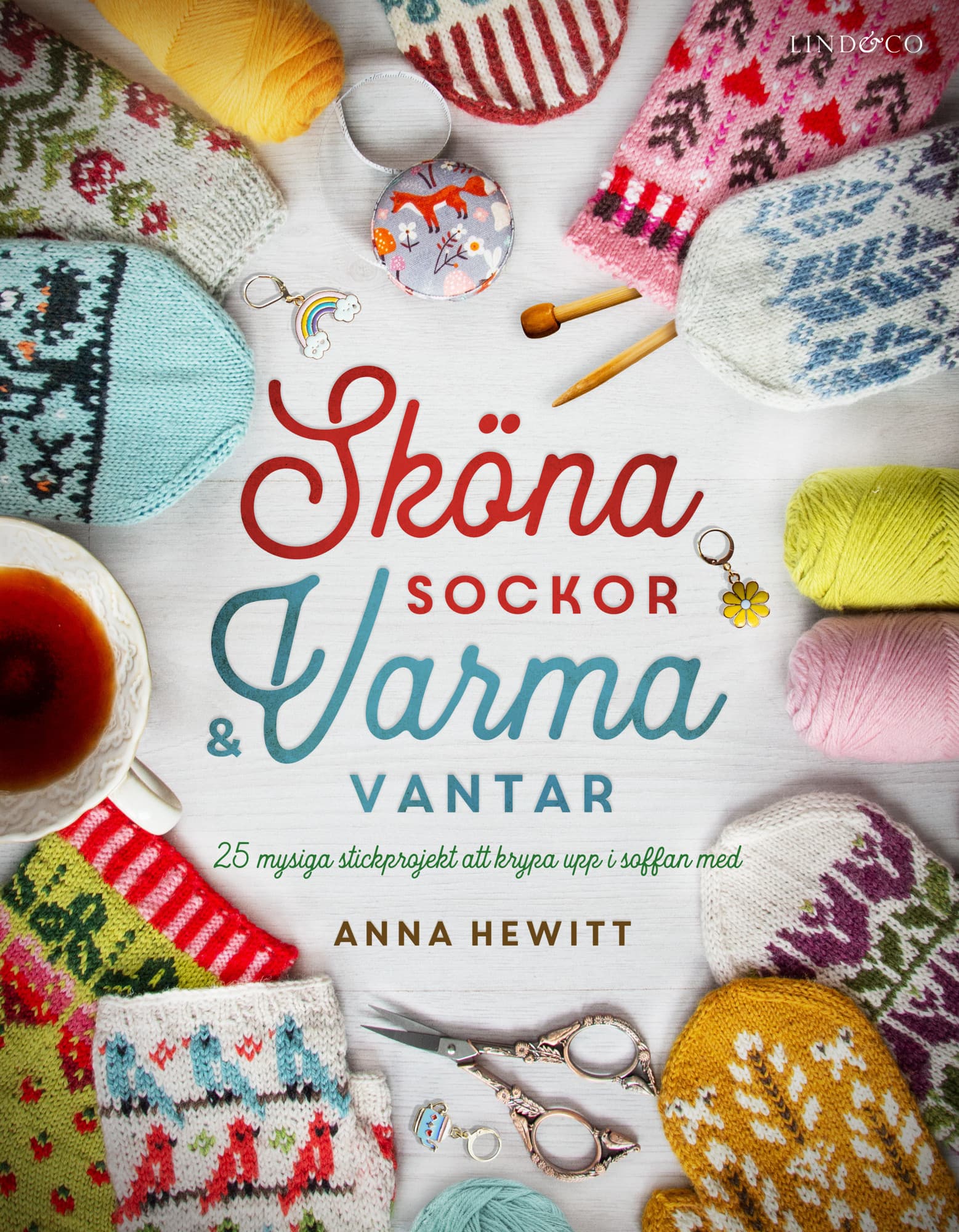 Sköna sockor och varma vantar : 25 mysiga stickprojekt att krypa upp i soff